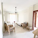 Malakassis House Apartament *