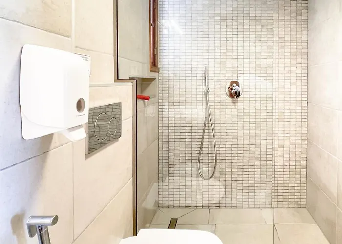 Malakassis House Апартаменты